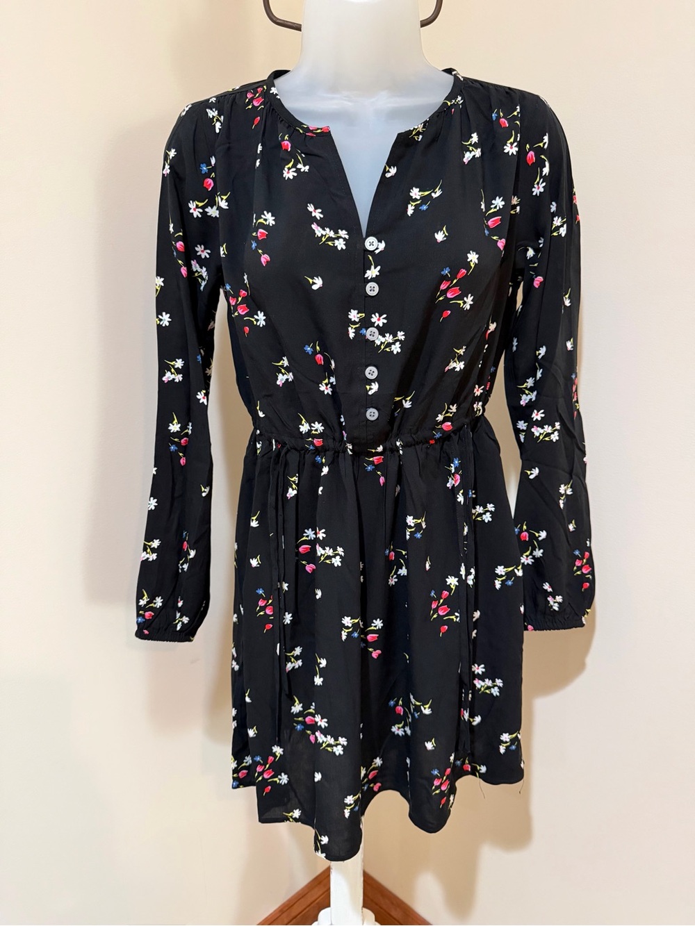 NEW BEAUTIFUL LOFT FLORAL DRESS, SIZE PETITE XXSP BLACK & MULTICOLORED 💐💐💐
